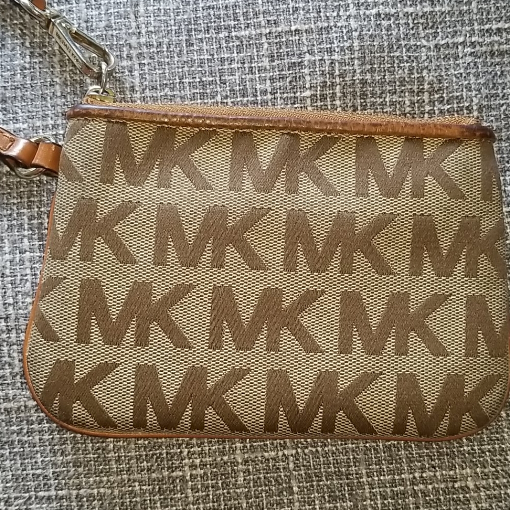 Michael Kors Wristlet Wallet